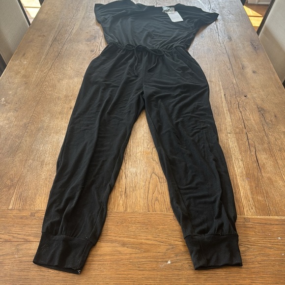 NWT Classy Pretty Garden JUMPSUIT BLACK !!! 🤩👑 - Picture 2 of 5